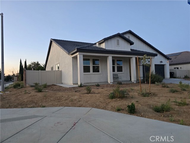 Building Photo - 1887 Vincent Dr