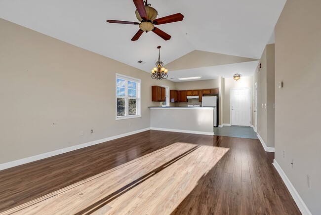 Building Photo - Spacious 2 Bed / 2 Bath Condo in Carolina ...