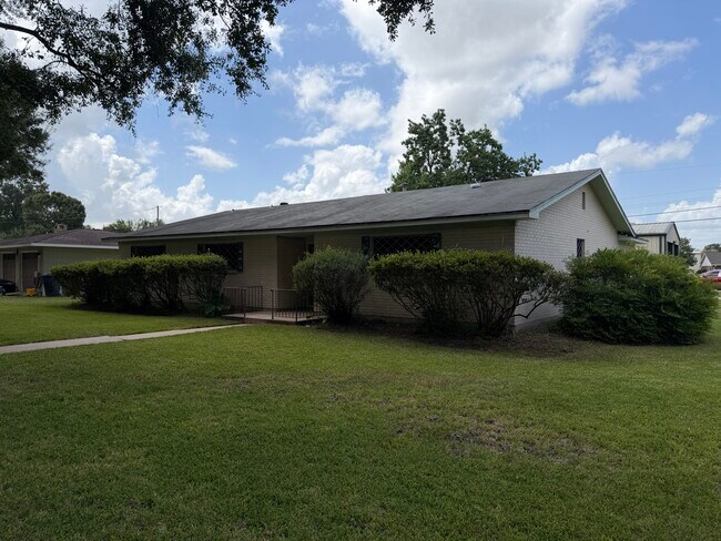 Lote en esquina - 415 N 33rd St