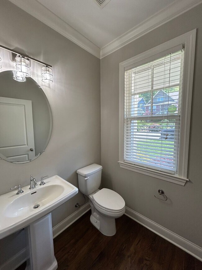 Foto del edificio - Picture Perfect Neighborhood in Redbank | ...
