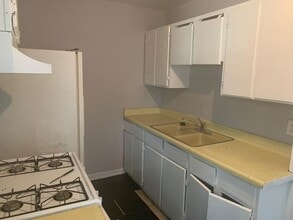 Building Photo - 5414 Little Creek Dr