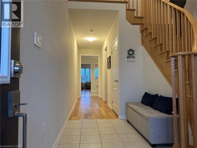 Photo du bâtiment - 65 Anderson Rd