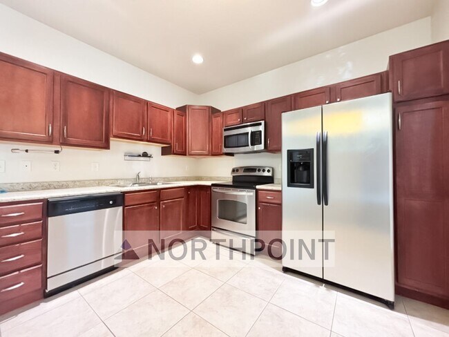Foto del edificio - Summerlane Townhome - 2 Bed 1 Bath - 50% Off 1st Months Rent!!! - HOA Paid!!!