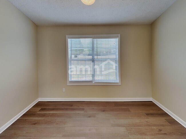 Foto del edificio - 1222 Cabots Ln