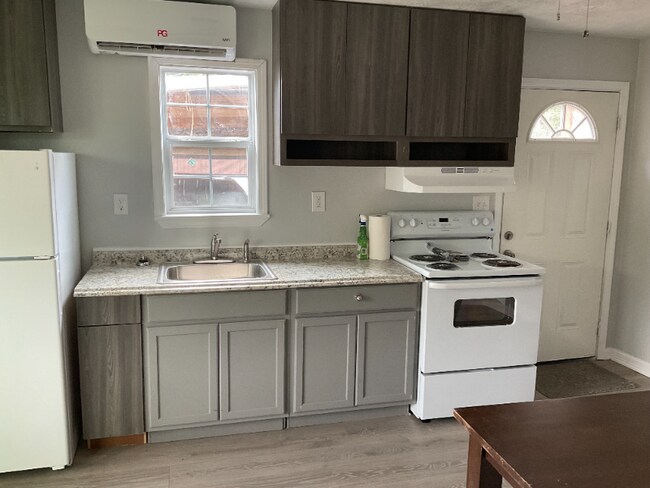 Foto del edificio - 13325 Elaine Rd