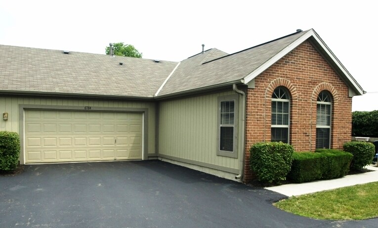 2 car garage - 6784 Chateau Chase Dr