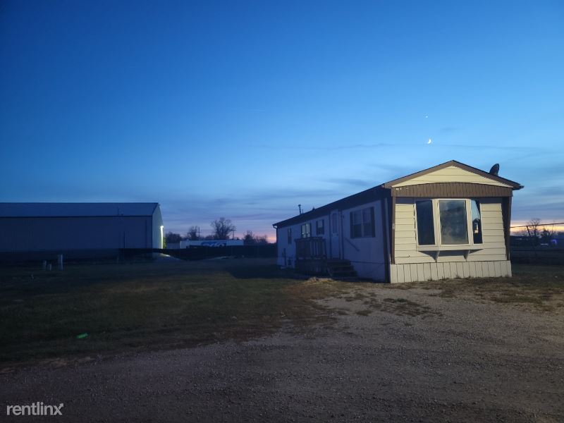 Primary Photo - 2 br, 1 bath Mobile Home - 520 N Front St.