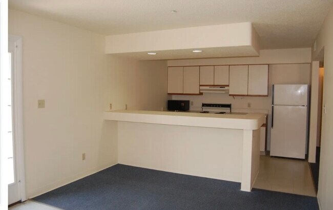 Foto del edificio - 220 N McKinley Ave