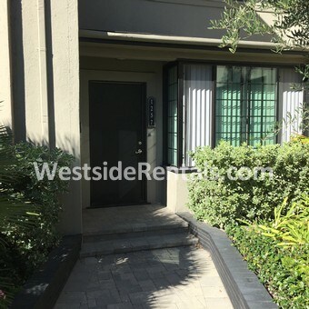 Foto principal - 1257 N Crescent Heights Blvd