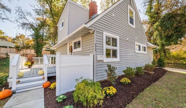 Building Photo - 5734 Crawford Dr