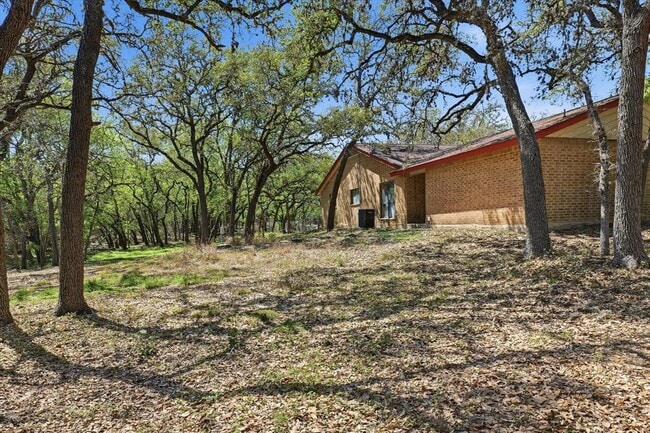 Building Photo - 405 Whitetail Dr