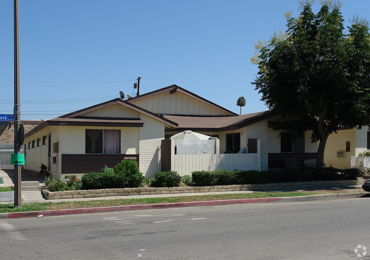 Primary Photo - 1955 N Highland St