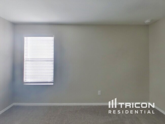 Foto del edificio - 5010 Everett Loop