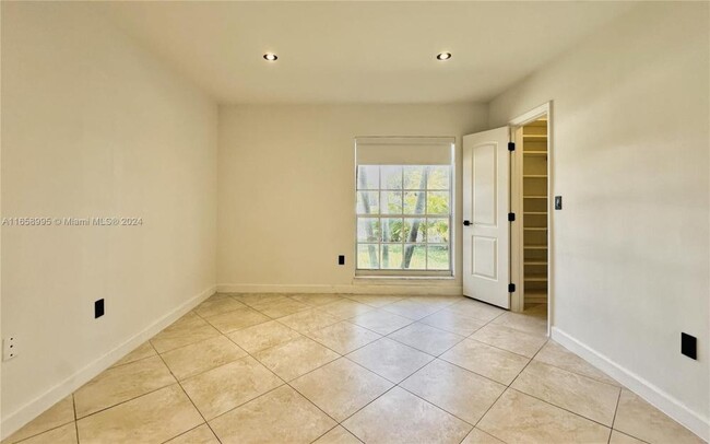 Foto del edificio - 4 bedroom in North Miami Beach FL 33179