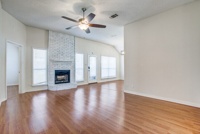 Building Photo - Fort Worth, TX - House - $1,895.00 Availab...