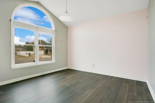 Foto del edificio - 5319 Thackeray Dr