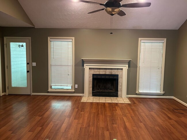 Building Photo - Cute house in Harris County off Fortson Ro...