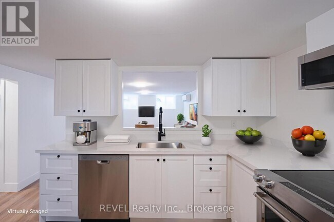 Photo du bâtiment - 2137 Mt Forest Dr