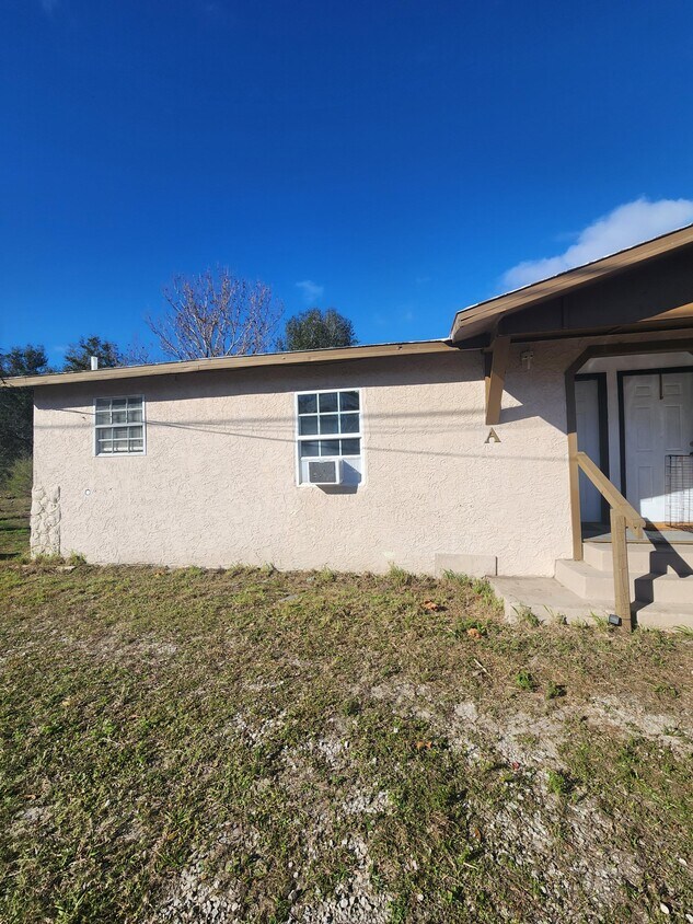 2909 Carver St, Mims, FL 32754 Townhome Rentals in Mims FL
