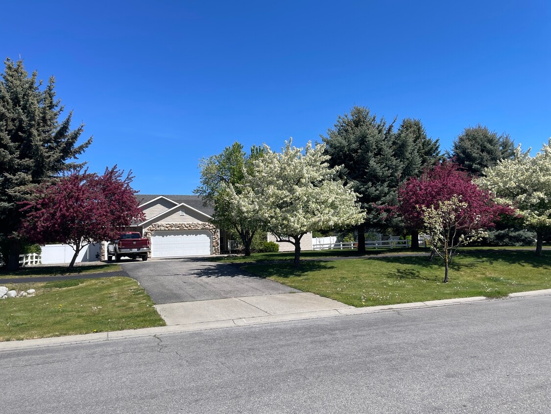 Primary Photo - 2369 N Howell Rd