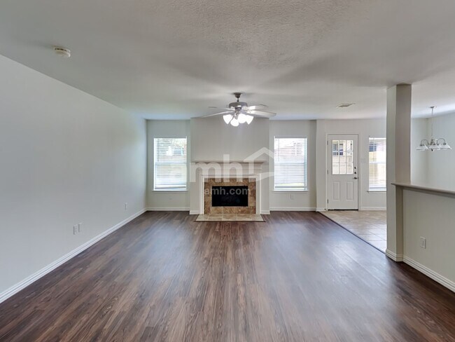 Foto del edificio - 26949 Carriage Manor Ln