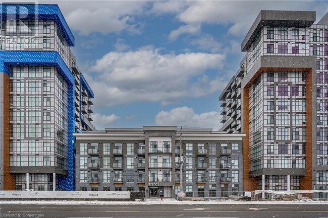 Building Photo - 450 Dundas St E