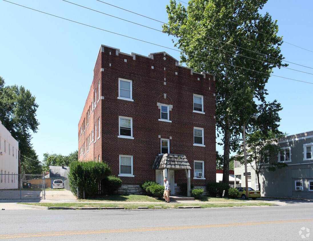 Building Photo - 5701 St John Ave