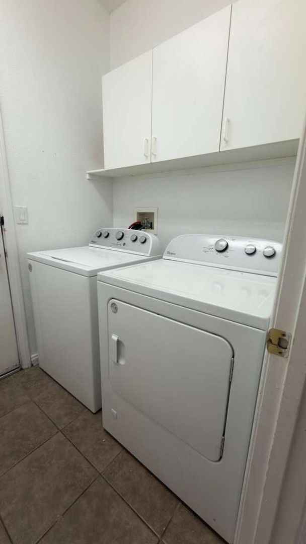 Foto del edificio - Spacious 4 Bedroom Home with loft!