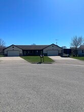 Building Photo - 14 Duchess Ct