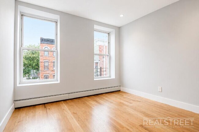 Foto del edificio - 1Bed + office Bed in BedStuy