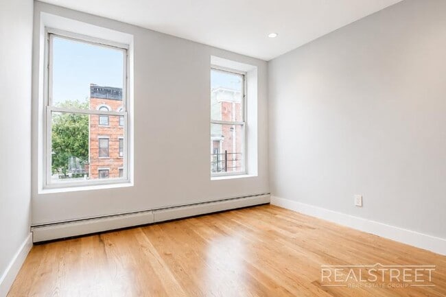 Building Photo - 1Bed + office Bed in BedStuy