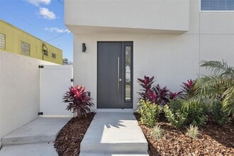 Building Photo - 544 N Bumby Ave