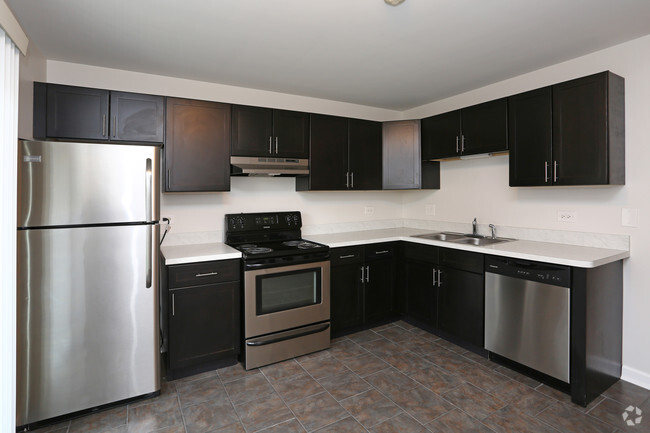 2HAB, 1BA - 975 ft² - Cocina - Surrey Place Apartments