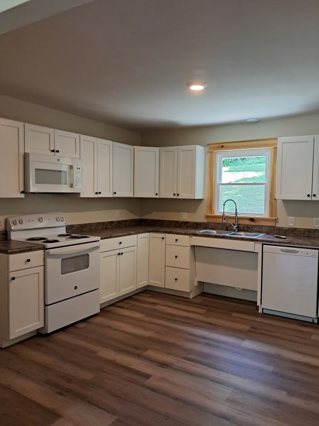 Building Photo - 315 #5 Sulphur Springs Rd