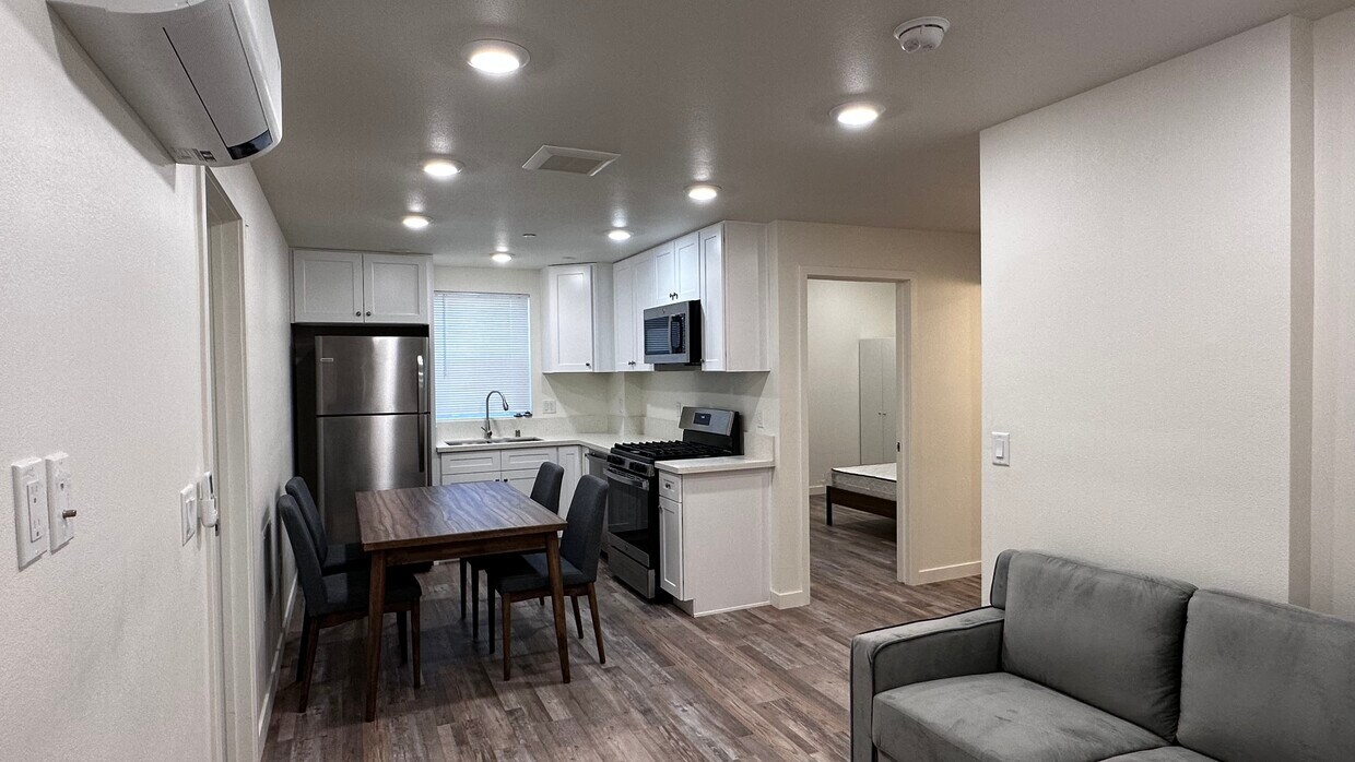 Primary Photo - 1231 W 36th Pl