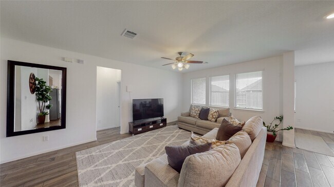 Building Photo - 31415 Whitcombe Summit Wy