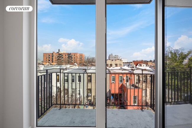 Foto del edificio - 1173 Rogers Ave