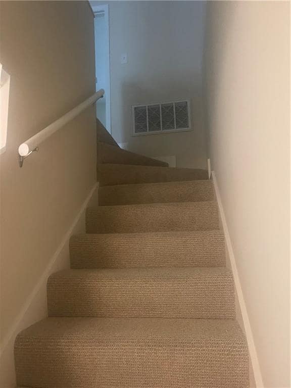 Building Photo - 104 Courtyard Villas Ln