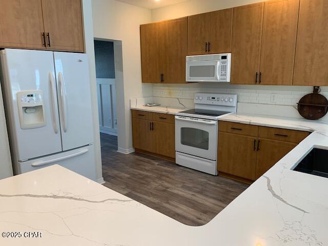 Foto del edificio - 103 Kensington Cir