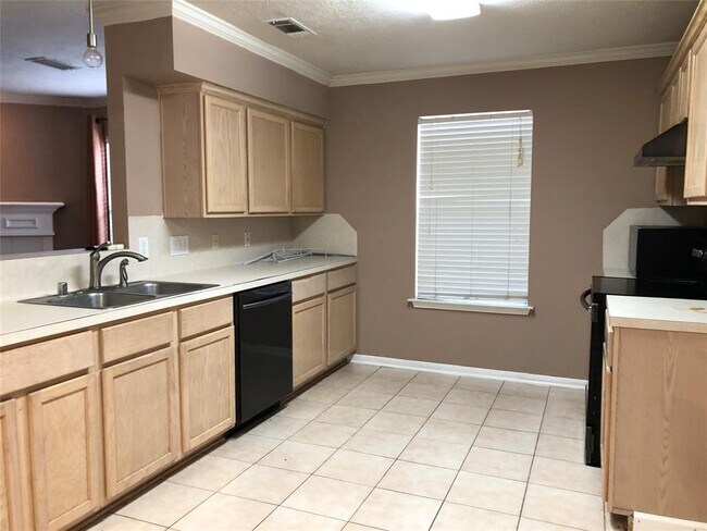 Building Photo - 5819 Tidewater Dr