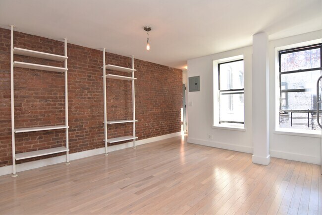 Building Photo - 516 W 159th St