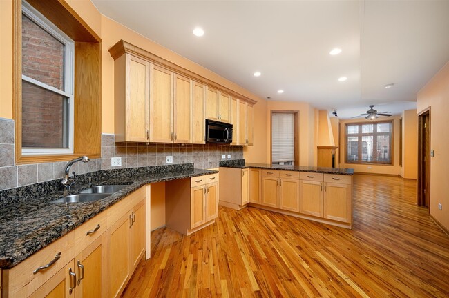Building Photo - 4837 S Forrestville Ave