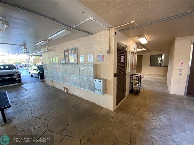 Building Photo - 8040 Hampton Blvd