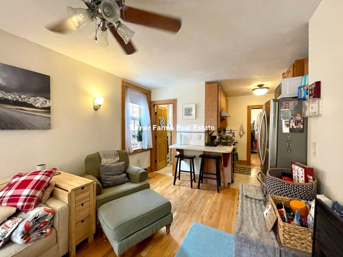 Primary Photo - 71 Myrtle St