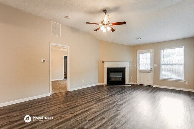 Building Photo - 490 Arrowhead Dr