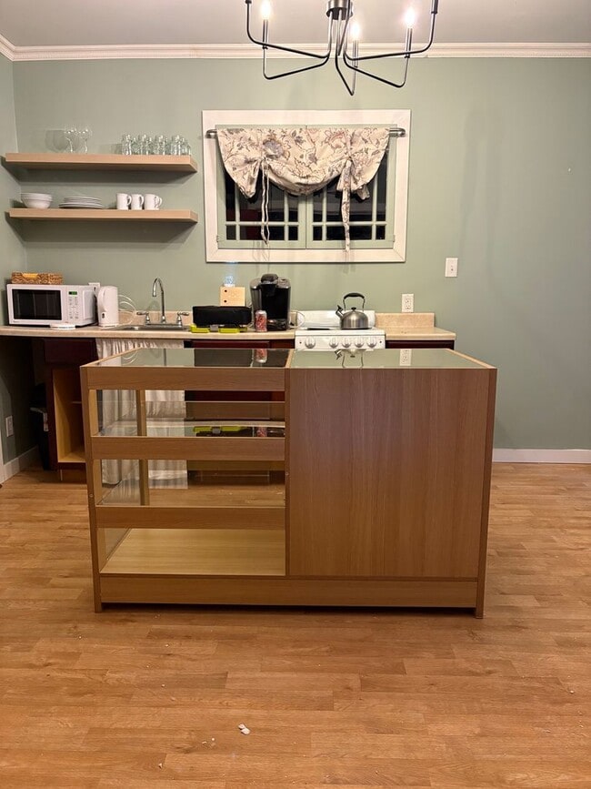 Building Photo - 1 Bed, 1 Bath + Office | Guerneville (Rio ...