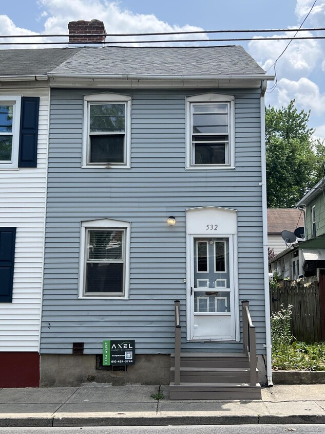 Foto principal - 3BR Home Available NOW in Allentown!