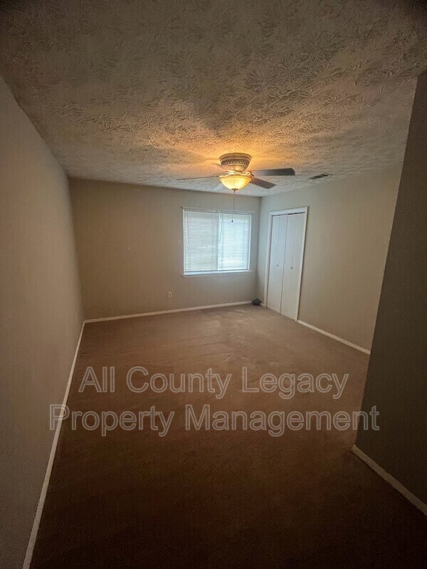 Foto del edificio - 1063 Sourwood Ct