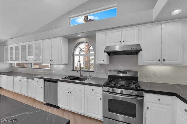 Foto del edificio - 5029 Tranquil Stream Ct