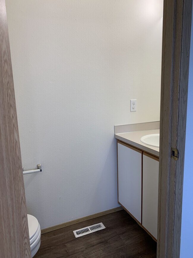 Foto del edificio - 3 bedroom, 2 1/2 bath home in quiet Scappo...